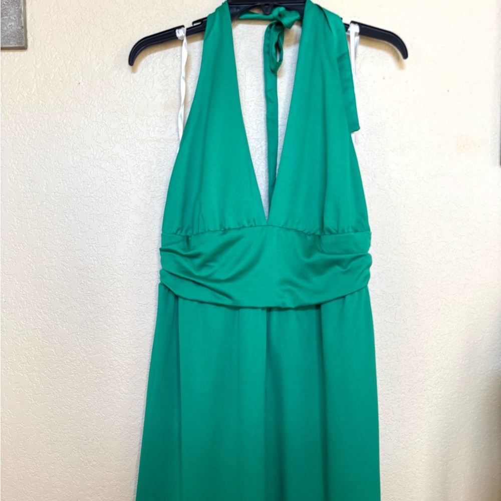 Chic Green Halter Maxi Dress - Picture 5 of 10